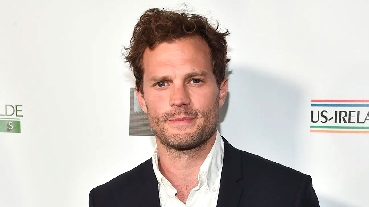 Orugas tóxicas ponen en riesgo la salud y vida de Jamie Dornan, esto fue lo que pasó