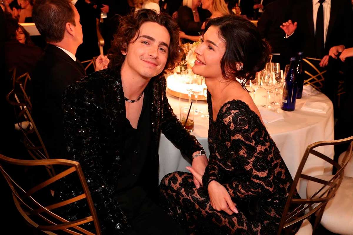 Timothée Chalamet y Kylie Jenner protagonizaron el momento más romántico de los Golden Globes 2024.