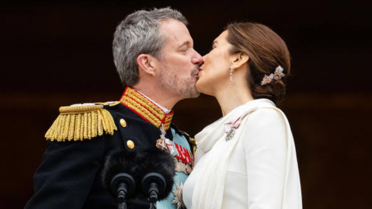 Experto en lenguaje corporal analiza el beso entre Federico X y Mary de Dinamarca, ¿fue fingido?