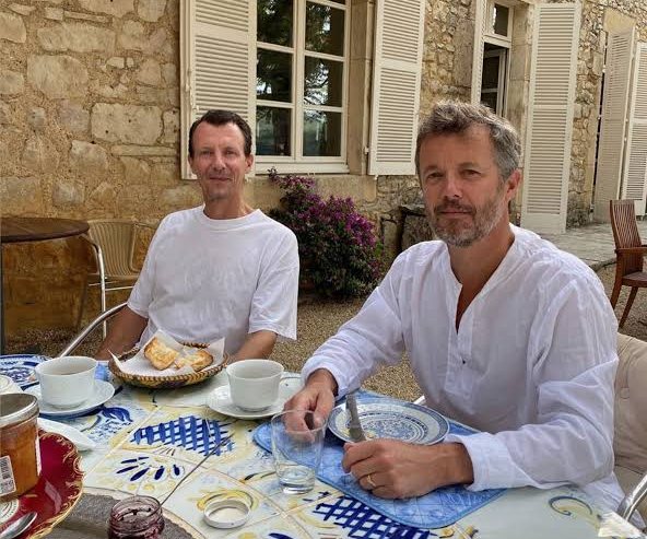 El príncipe Joaquín y el rey Federico mantienen una relación ríspida. 