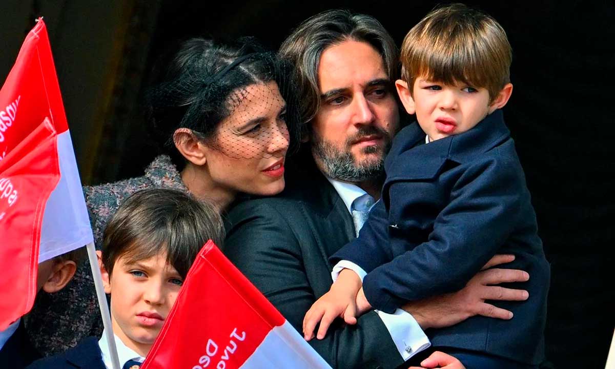 Carlota y Dimitri son papás de Balthazar, de cinco años. Ella tuvo a Raphaël, producto de su relación con el cómico Gad Elmaleh.