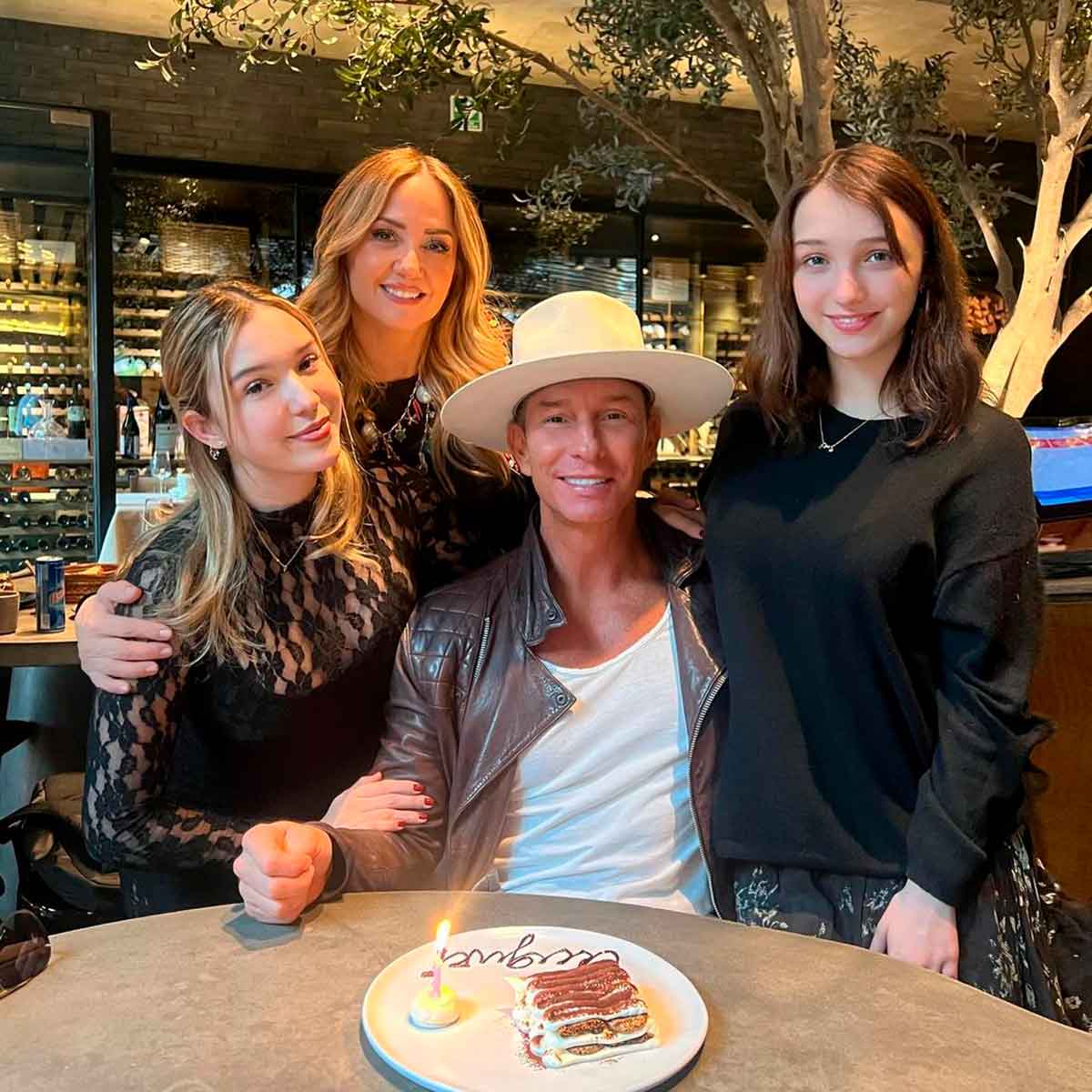 Erik y Andrea continuarán conviviendo en las fechas especiales con sus hijas Mía y Nina.