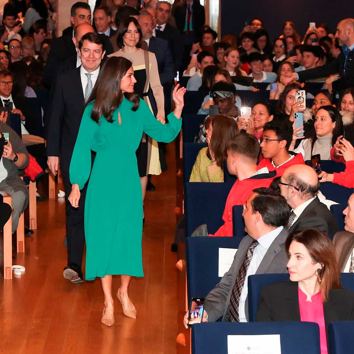 La reina Letizia cumple con sus compromisos en solitario.