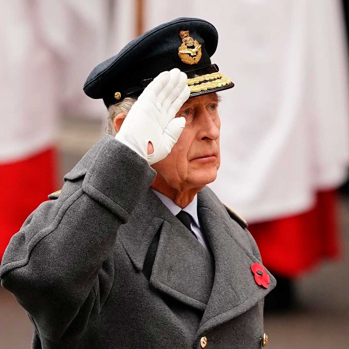 El rey Carlos todavía no piensa 'ceder' el trono al príncipe William. 