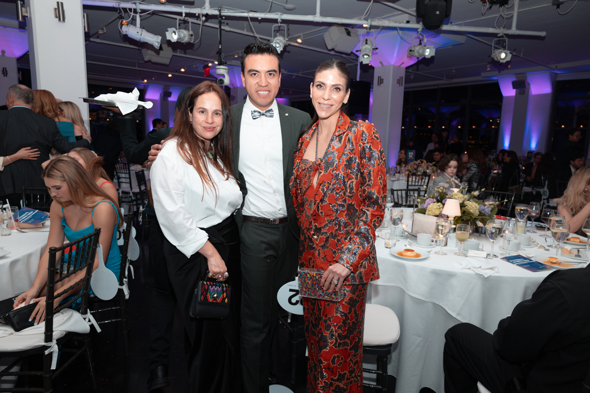 Daniela Villegas Gala 20 aniversario Mercado Global