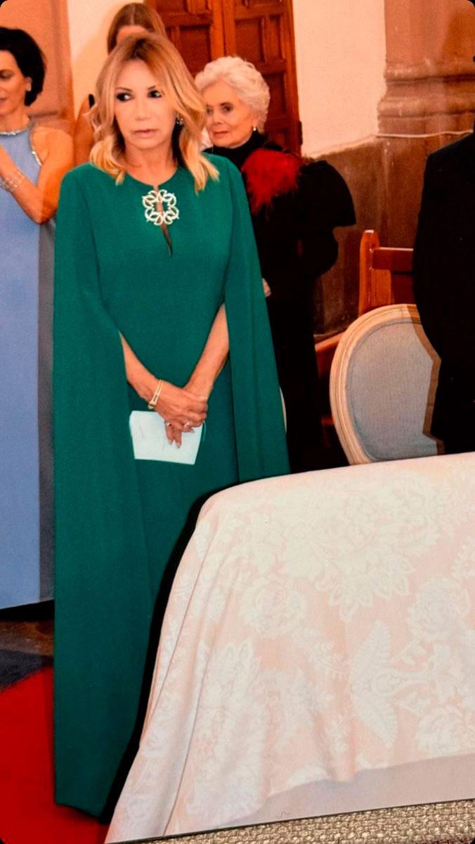 Oly, mamá de la guapa novia.