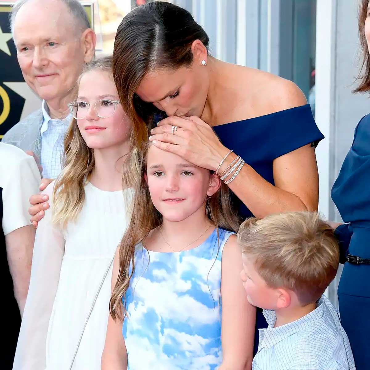 Tanto Jennifer Garner como Ben Affleck han demostrado su apoyo incondicional a Fin. Aquí la actriz junto a Violet y Samuel, sus otros dos hijos. 