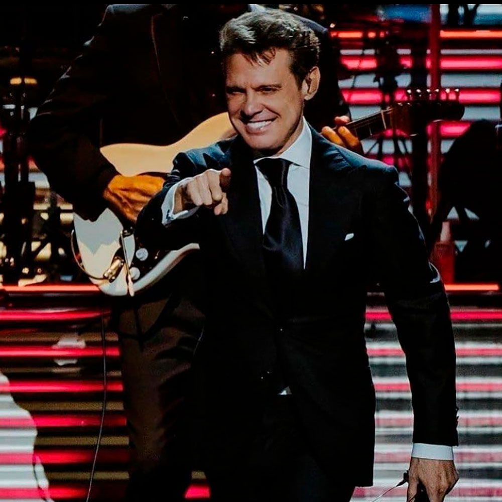 Luis Miguel protagoniza una gira sumamente exitosa alrededor de varios países del mundo.