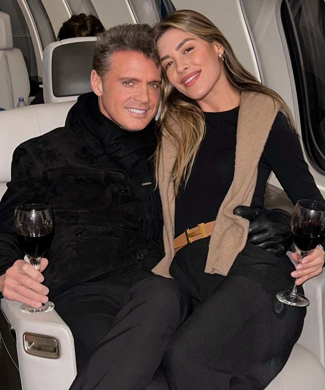 Luis MIguel en su foto más reciente al lado de su hija, la 'fashionista', Michelle Salas. 