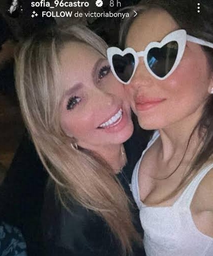 Angélica Rivera estuvo al lado de Sofía Castro en su despedida de soltera.