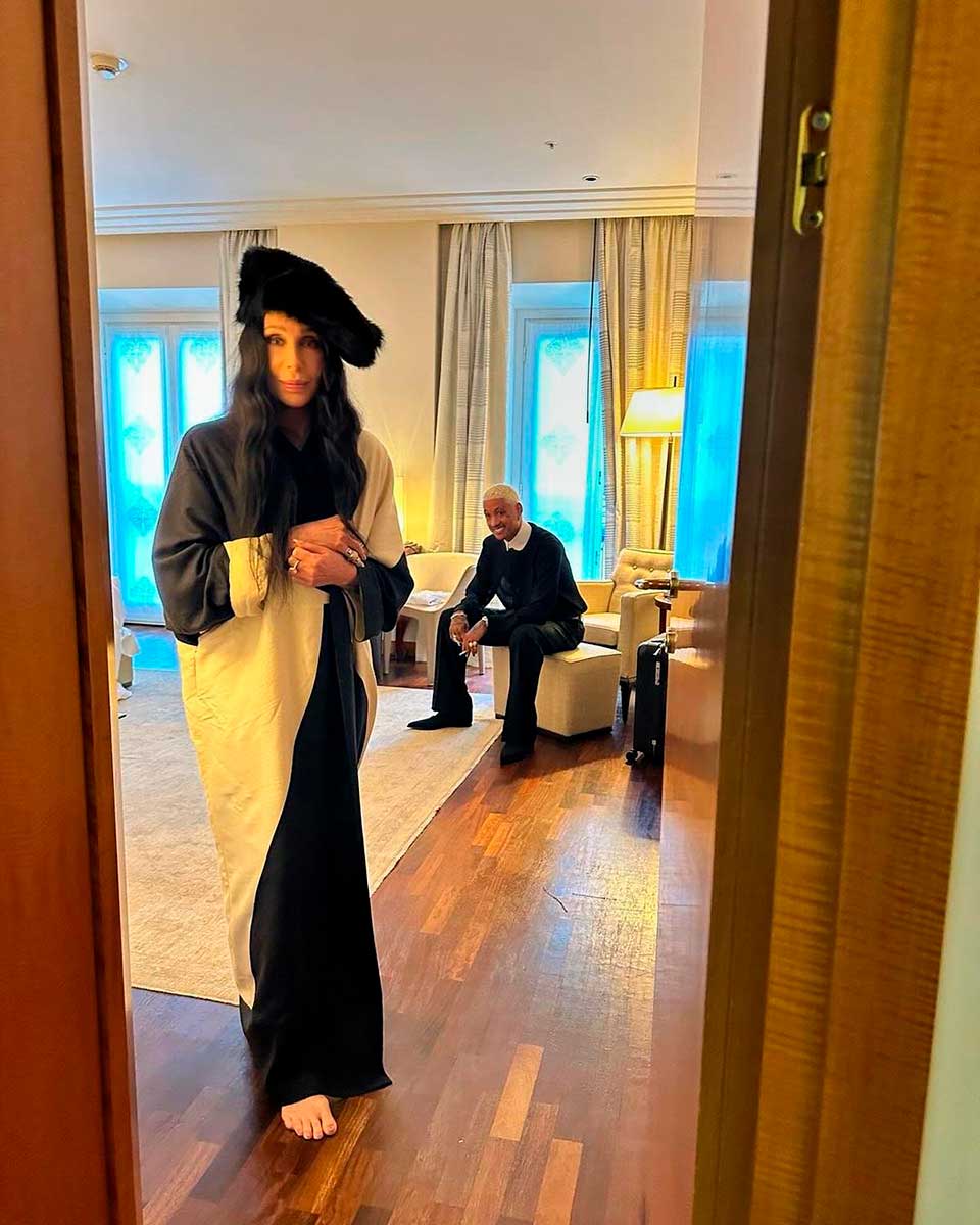 Es la primera vez que Cher anda con un hombre 40 años menor que ella. 