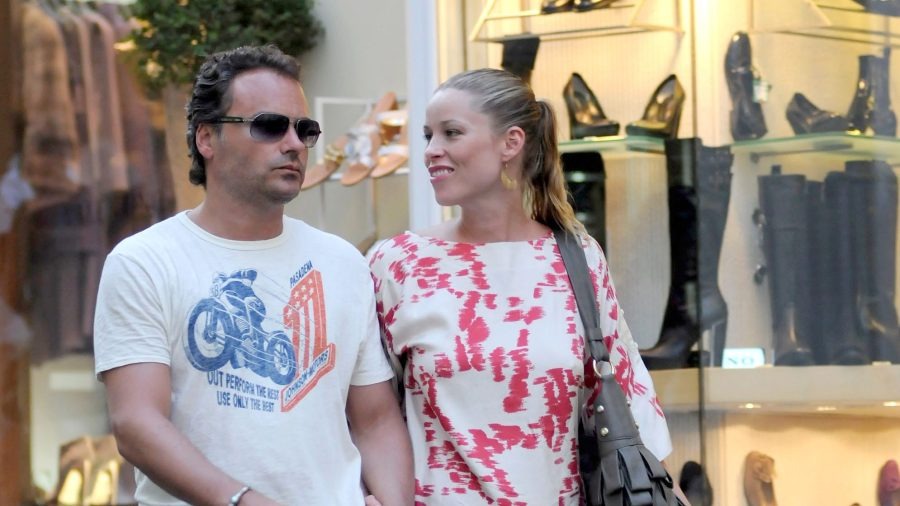 Kiera Chaplin y su exnovio, Attilio Brillembourg de compras en Capri, Italia. 