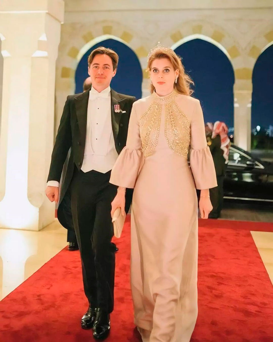 Beatriz se ha preocupado por mejorar su imagen y la madurez que trajo consigo su matrimonio con Edoardo Mapelli es un motivo a considerar para su tío Carlos III.