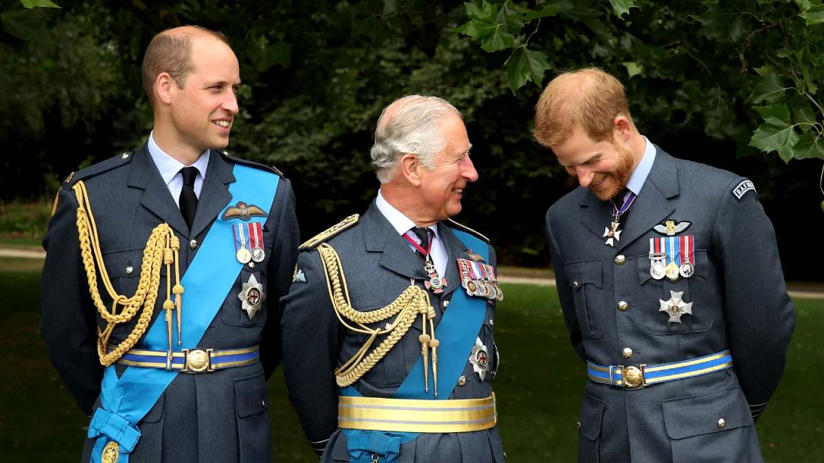 Aseguran que el príncipe William es quien ‘no permite’ que el rey Carlos vea a su hijo menor, el príncipe Harry