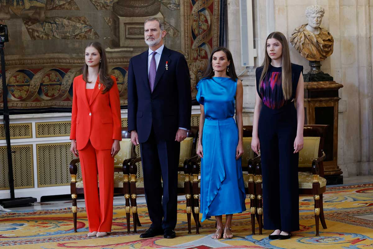 Los reyes Felipe y Letizia celebraron sus primeros 10 años de reinado junto a sus hijas Leonor y Sofía.