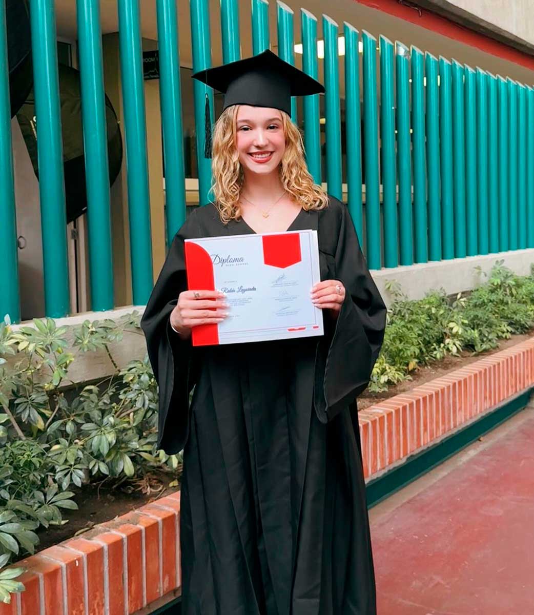 La graduación se dividió en dos: entrega de diplomas y una gran fiesta. 