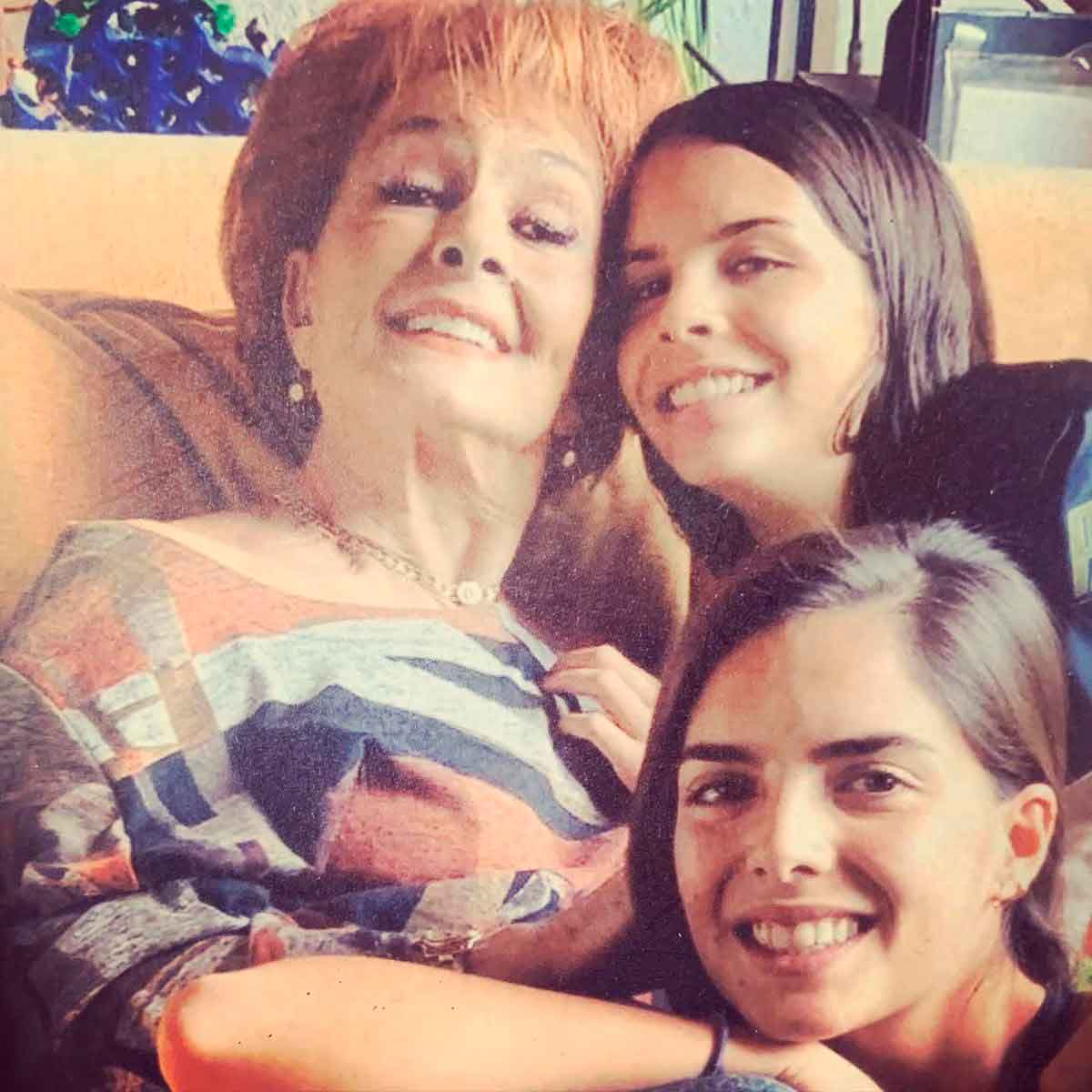 Talina Fernández lamentó que la herencia de su hija provocara una fractura entre sus nietos. Aquí junto a María y Paula. 