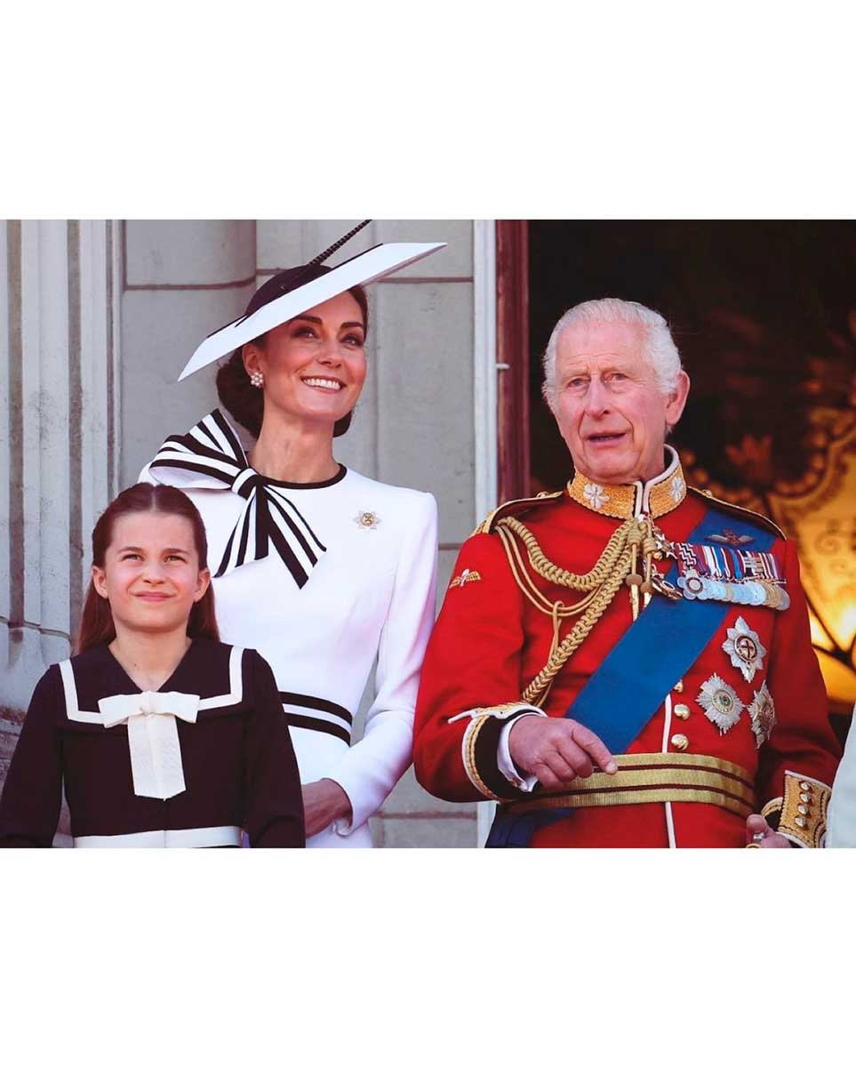Carlos III adora a su nuera y esta vez, quiso tenerla a su lado en el balcón del Palacio de Buckingham.