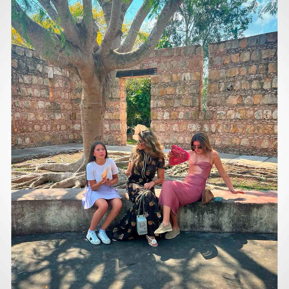 Issabela disfruta al máximo cada etapa de sus hijas y explicó como 'sobrevive' a la adolescencia de cada una'.