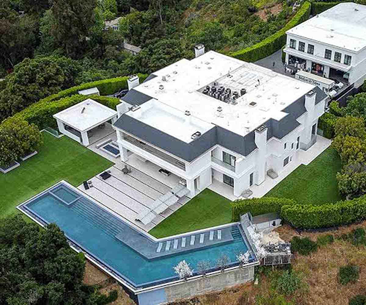La mansión de Jennifer Lopez y Ben Affleck en Beverly Hills se encontraría a la venta. 