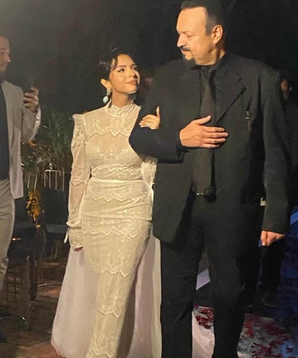 Pepe Aguilar entregó en el altar a su hija, Ángela, en su sorpresiva boda con el cantante Christian Nodal.