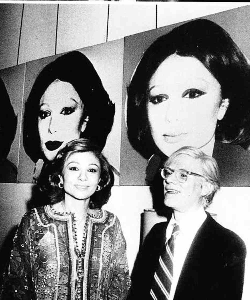 La emperatriz iraní fue retratada por el icónico artista 'pop', Andy Warhol.