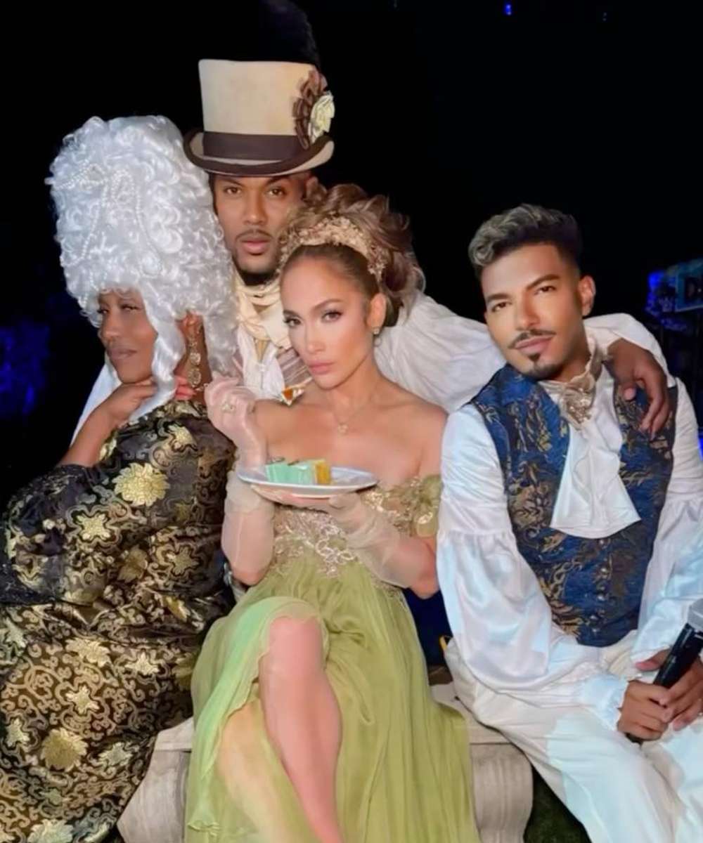 Con la compañía de quienes más quiere, la cantante celebró su cumpleaños. 