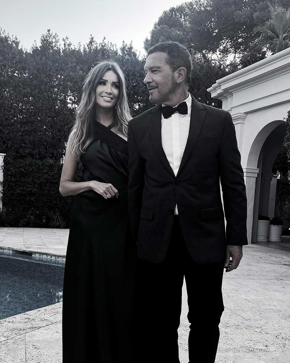 Antonio Banderas y su esposa Nicole estuvieron en primera fila de la Gala Starlite para aplaudir a Luis Miguel.
