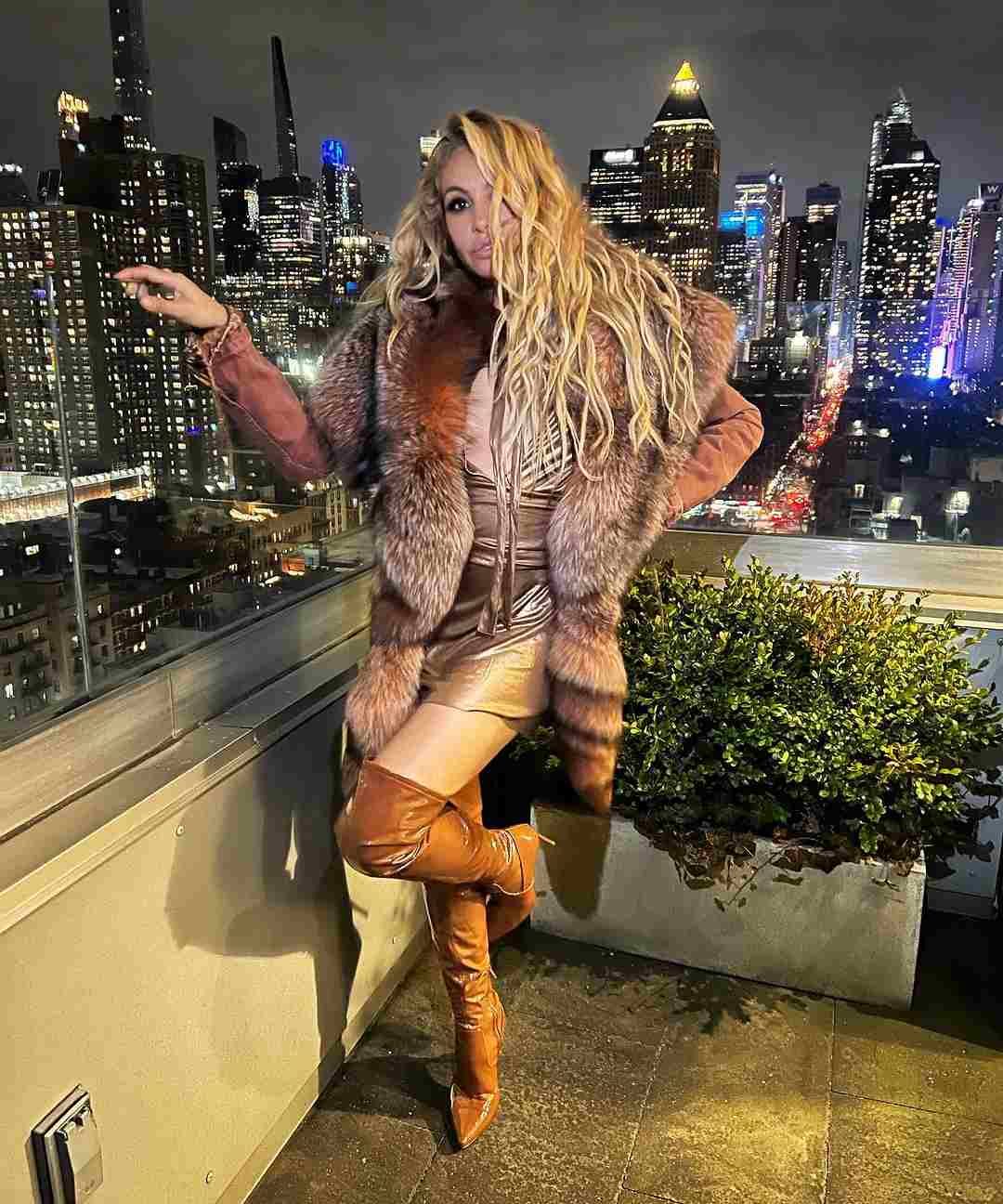 Paulina Rubio enfrenta un pleito con sus exparejas por la custodia de sus hijos, Andrea y Eros. 