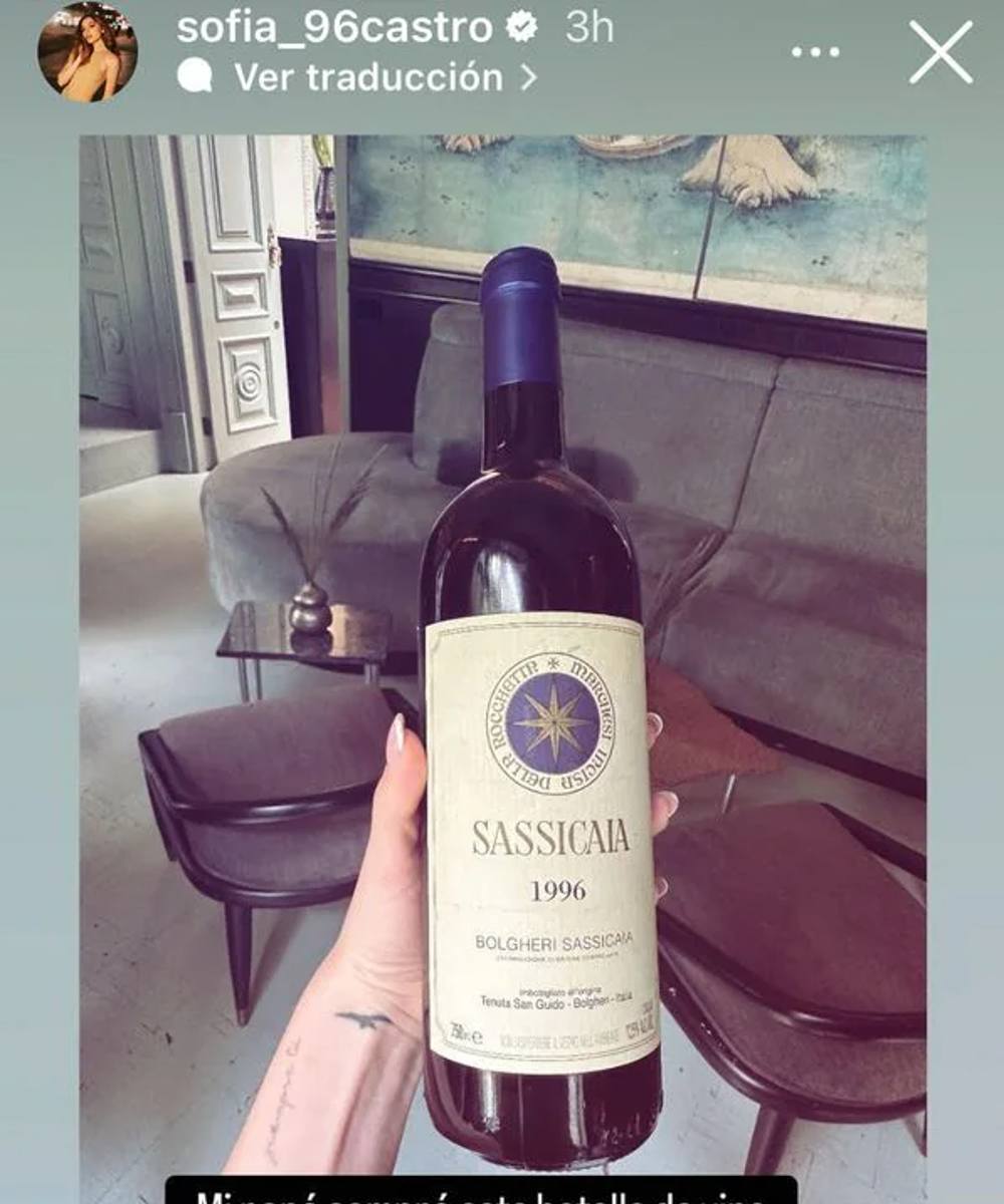 Un vino de una fecha especial fue el regalo que recibió Sofía Castro de su papá. 