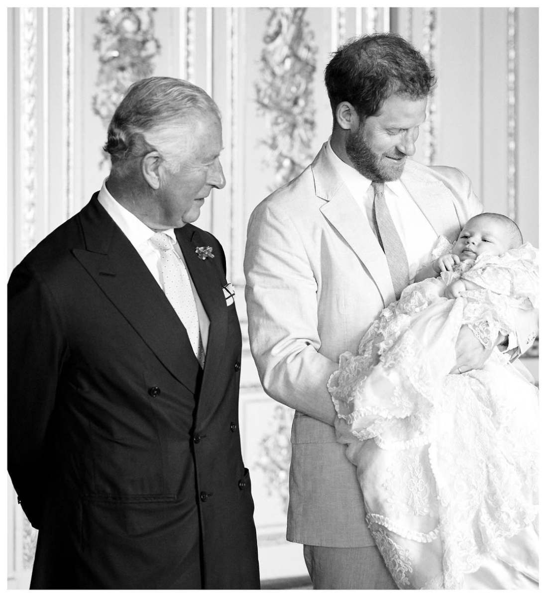Al parecer, el rey Carlos III estaría considerando apoyarse del príncipe Harry para seguir cumpliendo con sus compromisos reales.