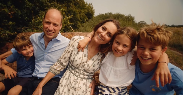Kate Middleton junto con su esposo, WIlliam, y sus hijos, George, Charlotte y Louis.