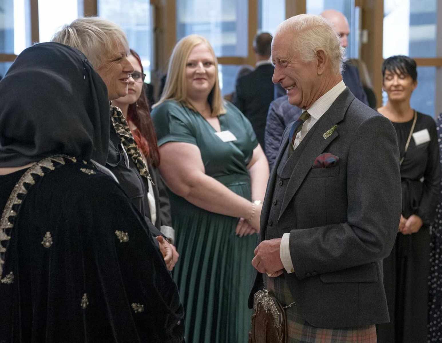 El rey Carlos III se encuentra en Edimburgo, con motivo del 25º aniversario del Parlamento escocés.