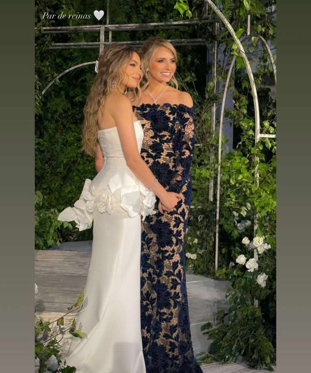 El wedding planner, Rodrigo Mora supervisa los detalles de cada uno de los momentos especiales de la boda de Sofía Castro.