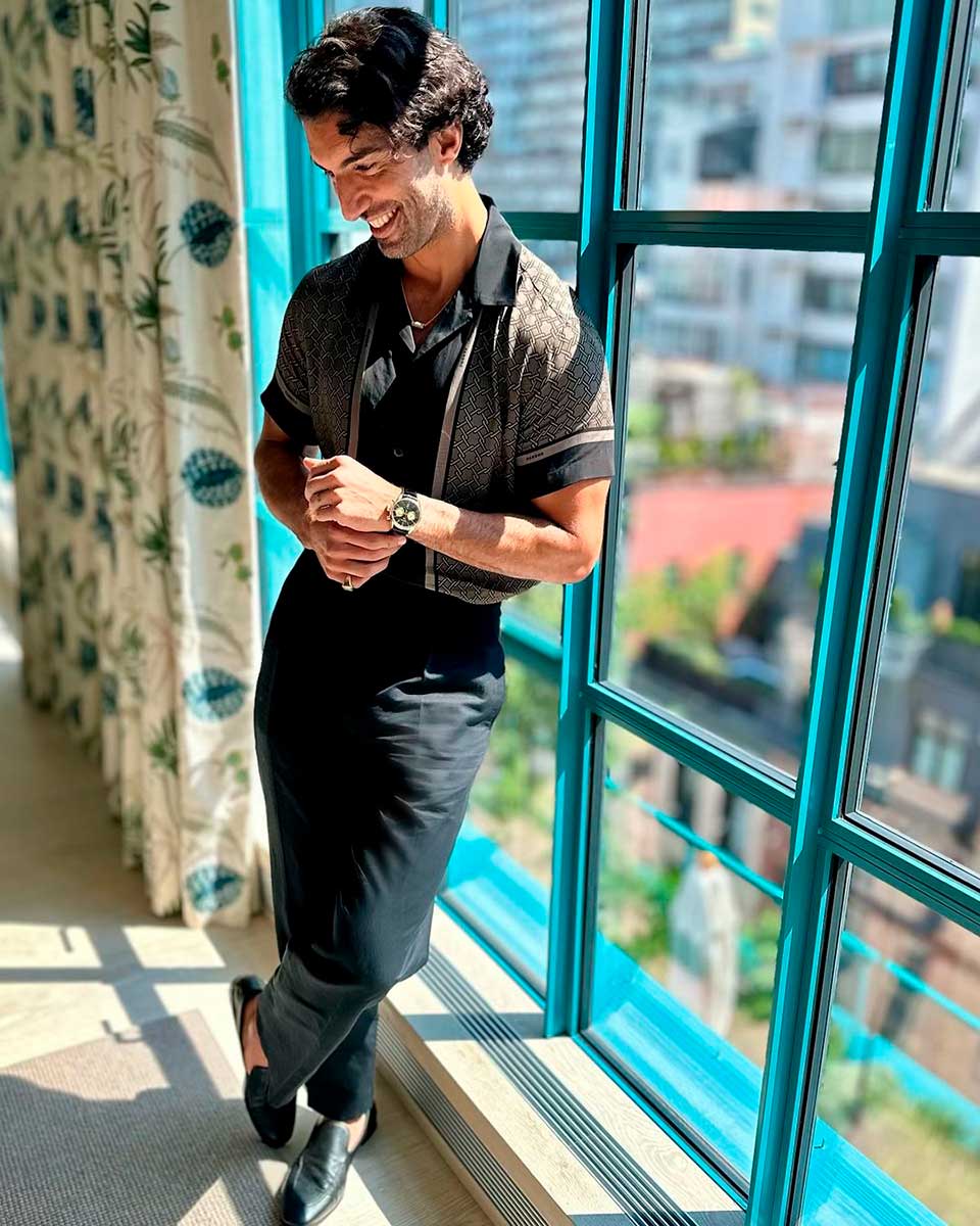 Justin Baldoni promocionó la cinta que rodó junto a Blake Lively de forma independiente.