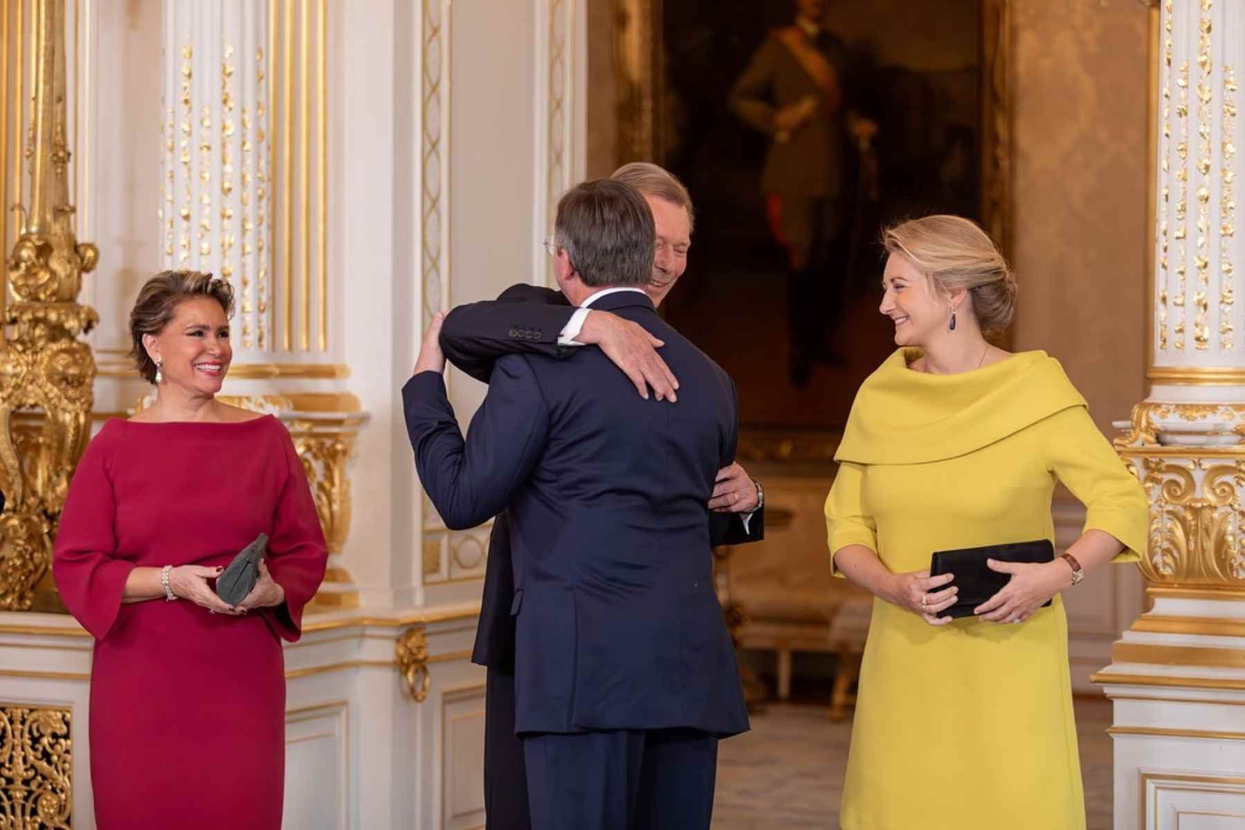 El príncipe Guillermo está a un paso de convertirse en dique de Luxemburgo.