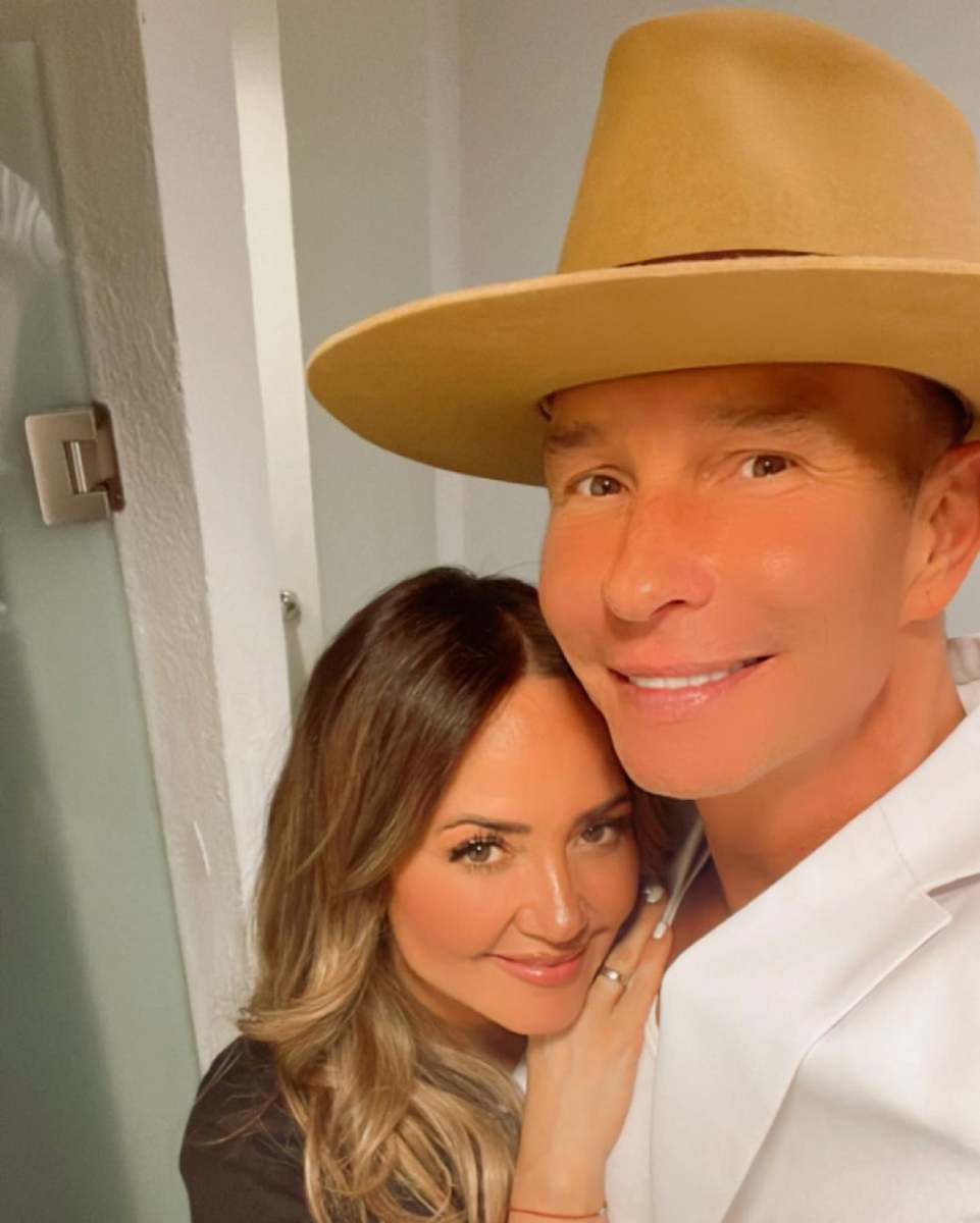 Erik Rubín y Andrea Legarreta se casaron el 1 de abril del 2000 en Acapulco.