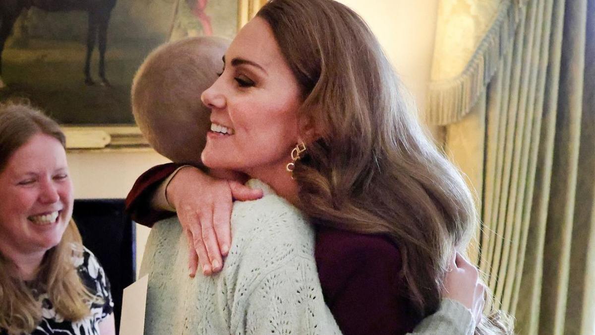 Kate Middleton está de vuelta, la princesa de Gales reaparece junto a una paciente con cáncer