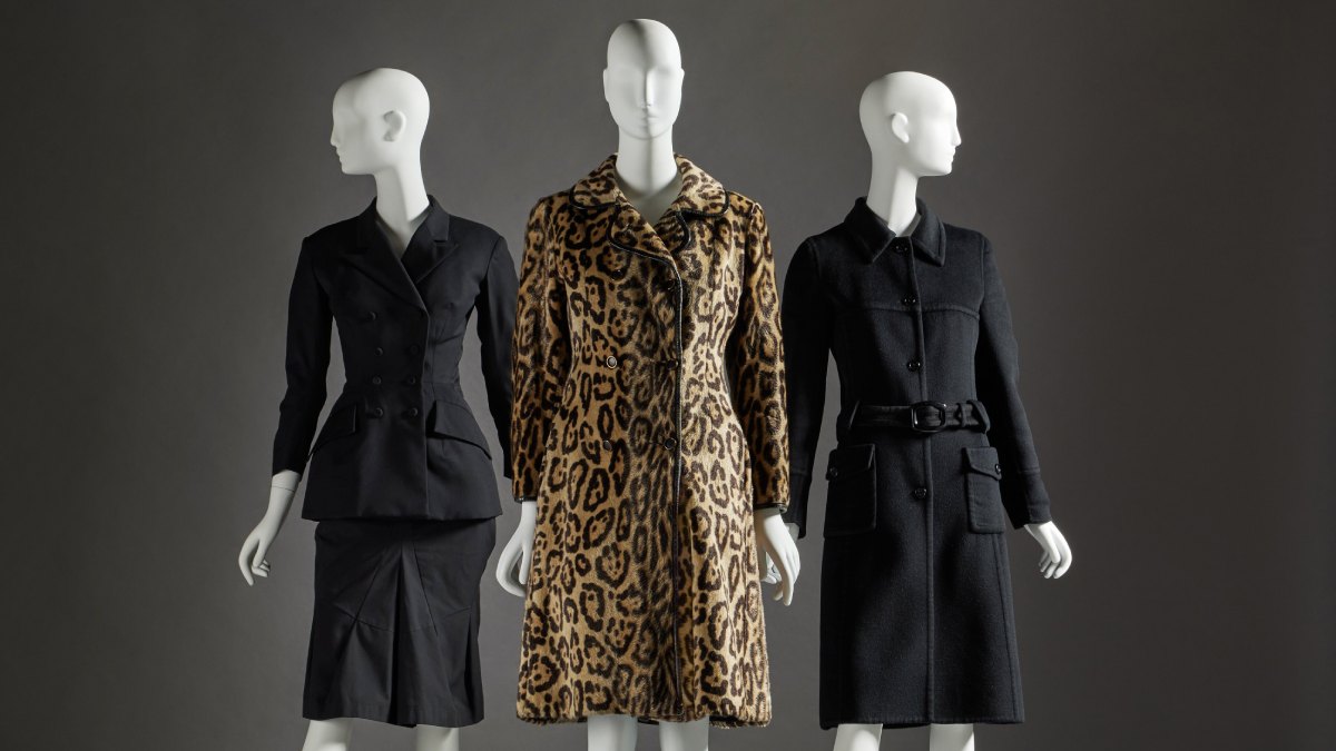 Icónicas prendas de Carolyn Bessette-Kennedy saldrán a subasta en Sotheby’s