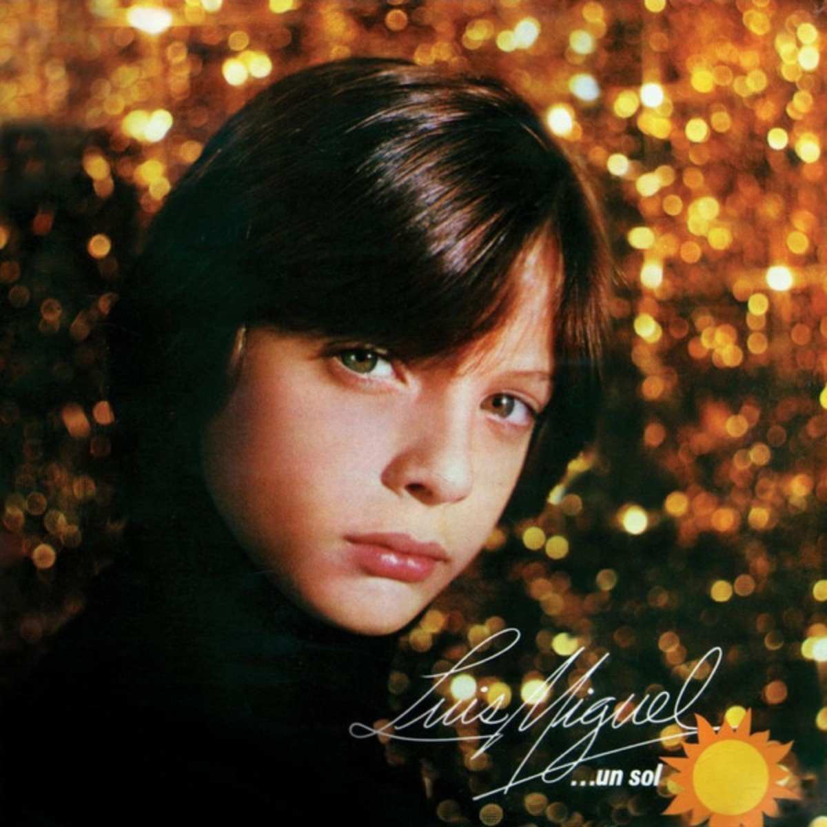 Luis Miguel sacó su primer disco en 1982, cuando tenía 12 años.