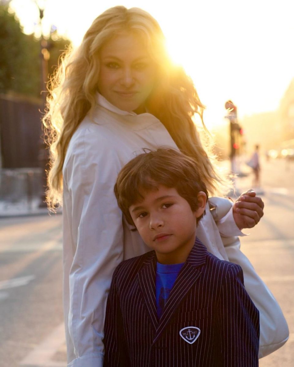 Paulina Rubio con su hijo Eros en 2023.