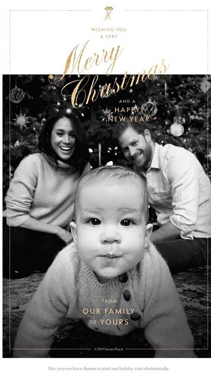 Postal navideña de los duques de Sussex junto a Archie en 2019.