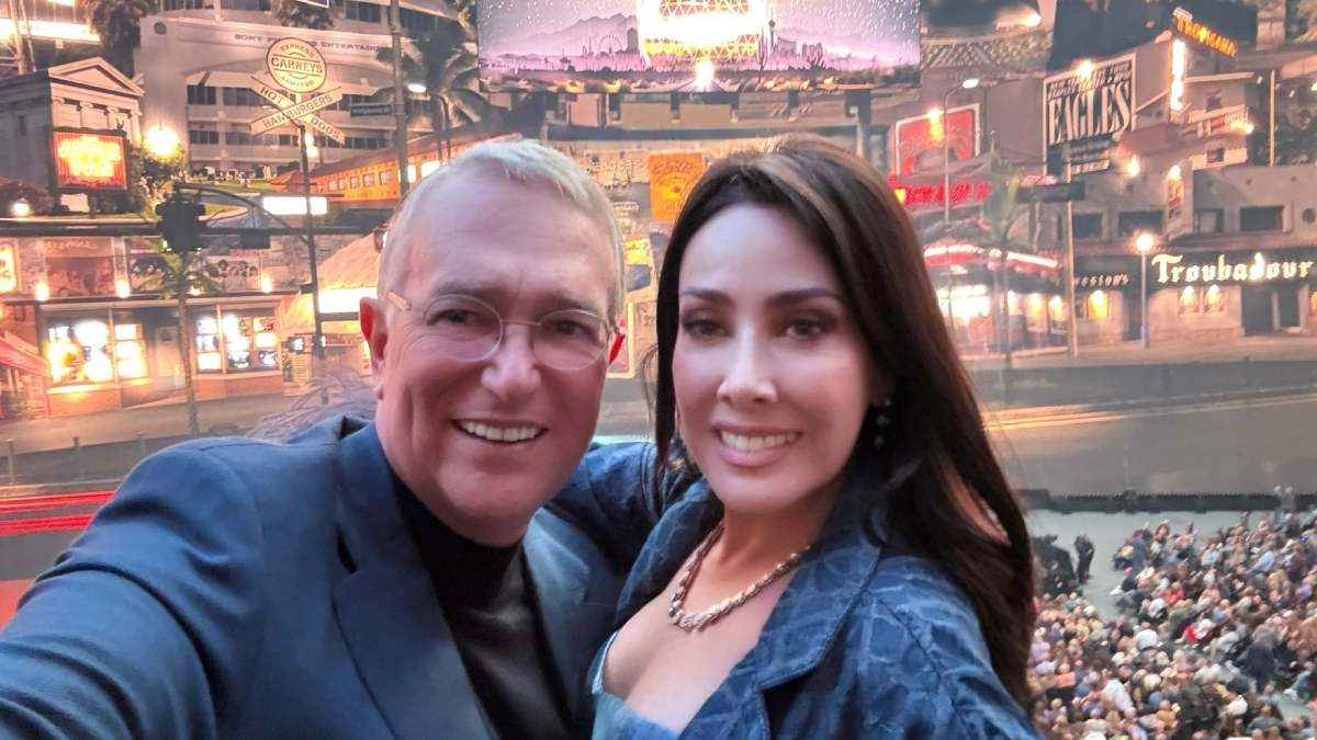 Ricardo y su esposa María Laura en un concierto de The Eagles. (Foto: /X @RicardoBSalinas)