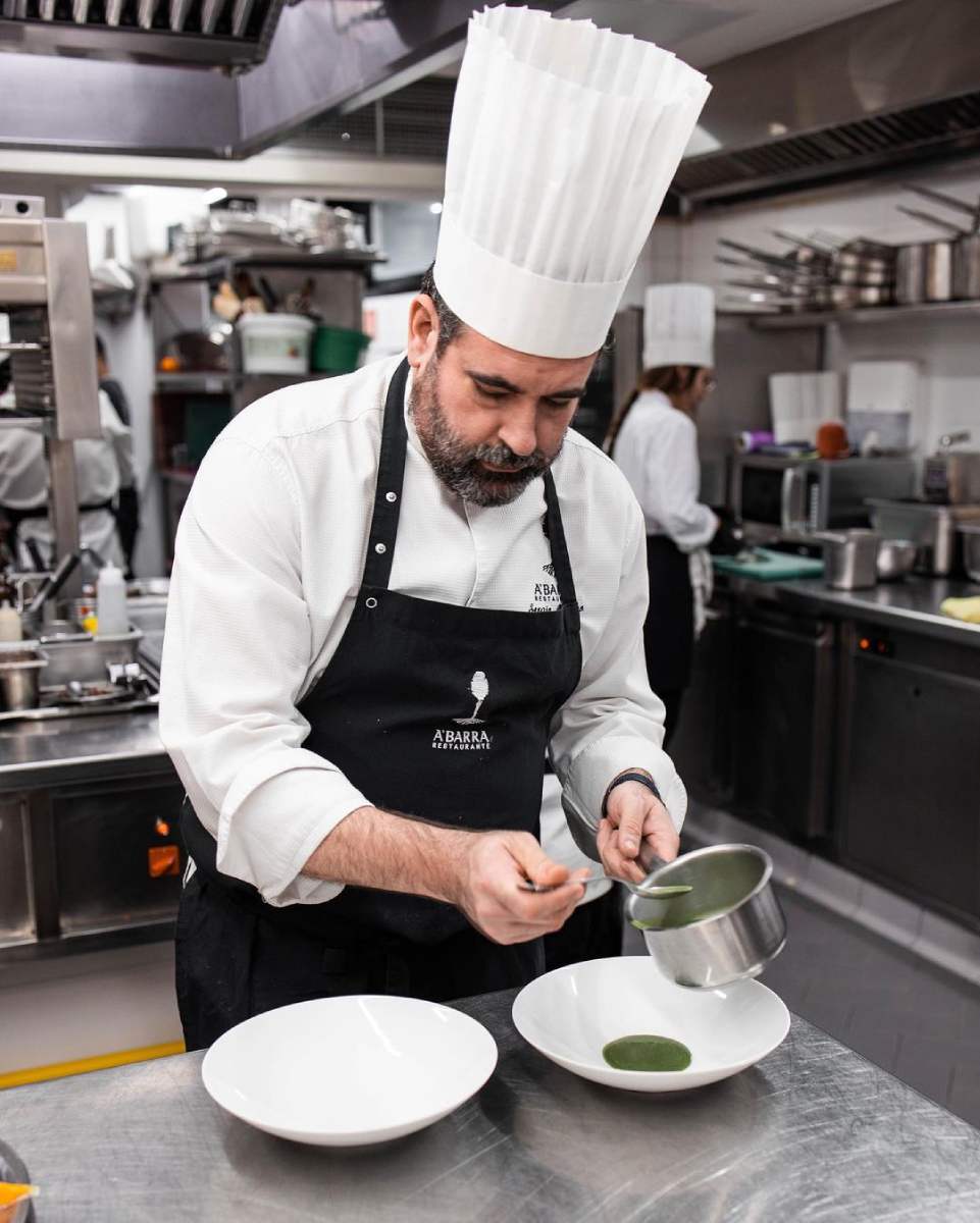 El chef Sergio Manzano del restaurante A'barra.
