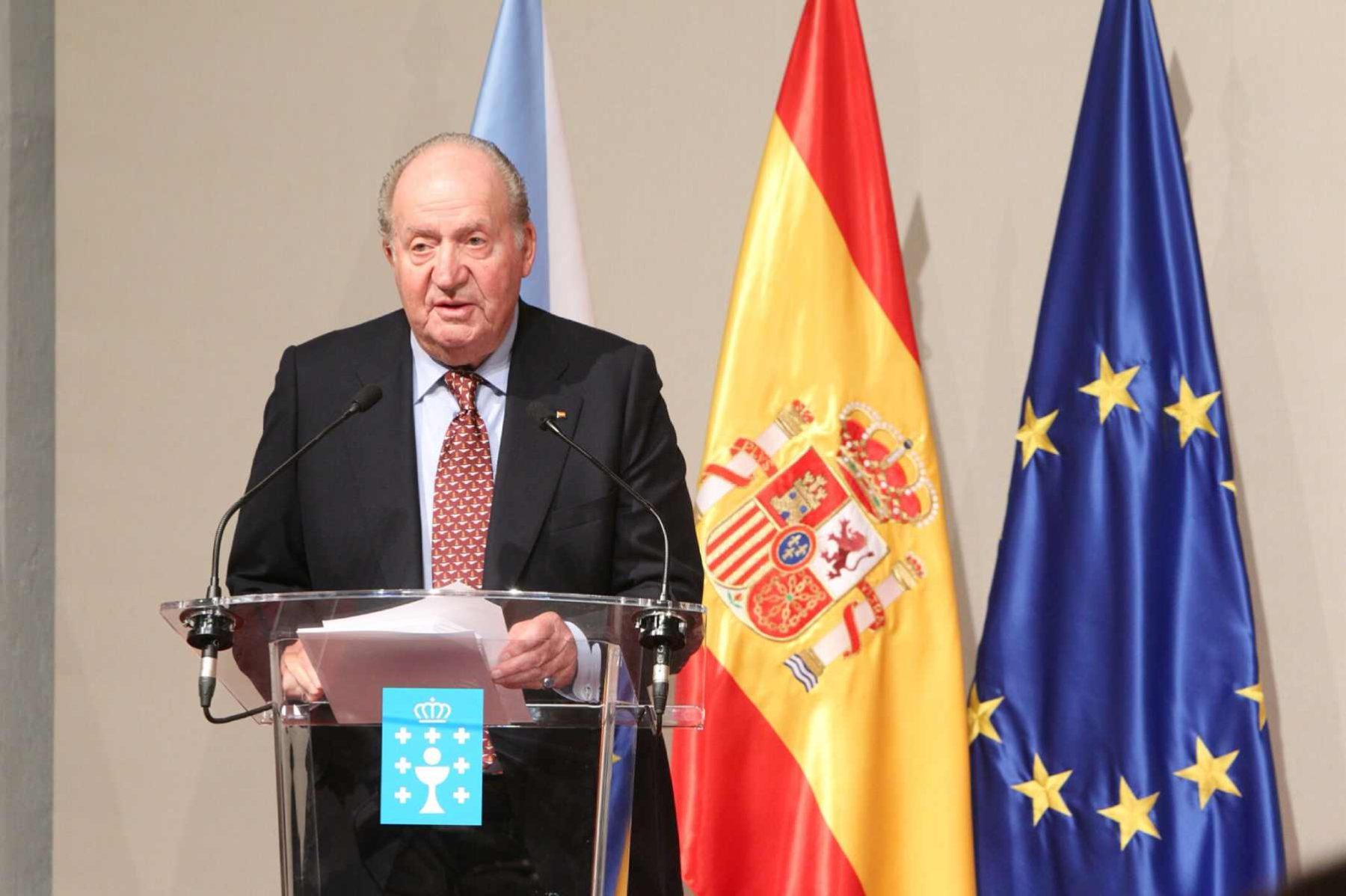 El rey Juan Carlos vive exiliado en Abu Dabi.