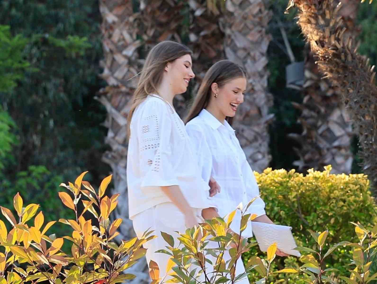 Tanto la infanta Leonor como la princesa Sofía quieren seguir el ejemplo de su papá.