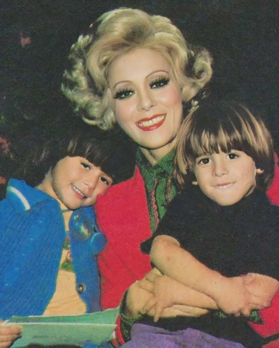 Silvia Pinal con sus hijos Alejandra y Luis Enrique Guzmán.