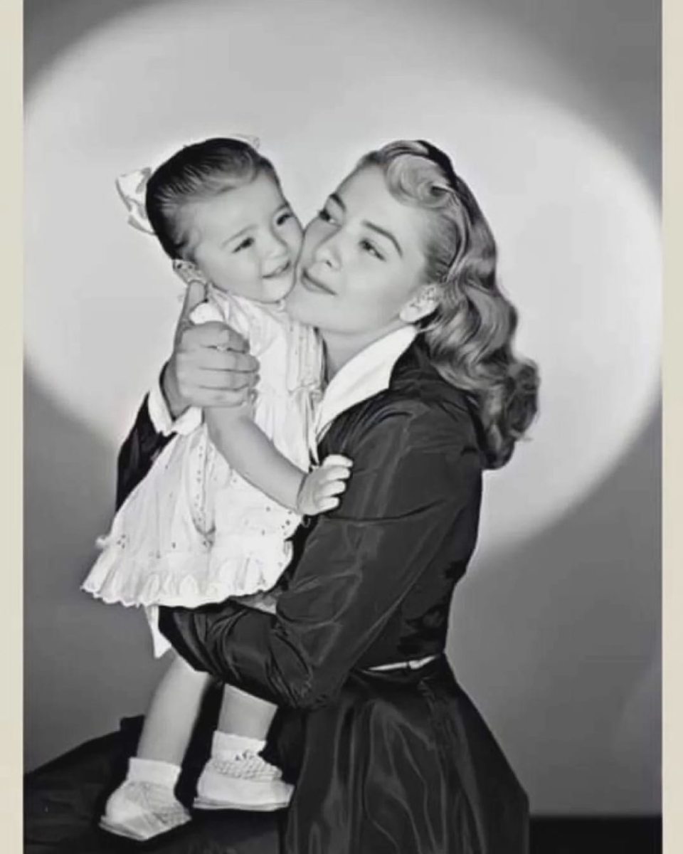 Silvia Pinal se convirtió en madre cuando nació su hija, Sylvia Pasquel.