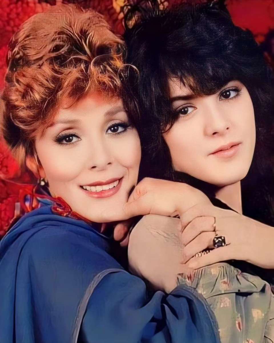 Silvia Pinal con Viridiana Alatriste.