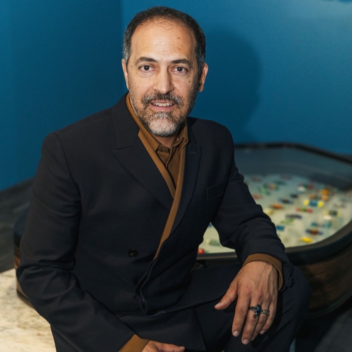 Samy Hayek presentó su colección Frecuency en Dubái.